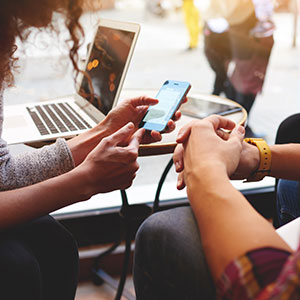 //www.skylink.gr/wp-content/uploads/2019/04/side-image.jpg